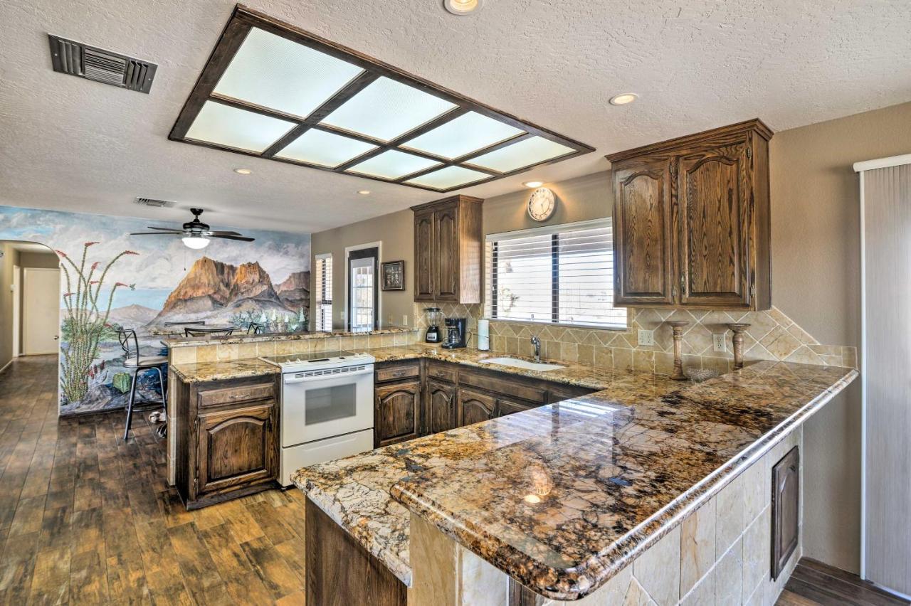 Bullhead City Home With Private Pool, Hot Tub And View Eksteriør billede