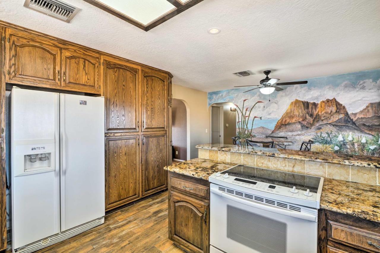 Bullhead City Home With Private Pool, Hot Tub And View Eksteriør billede